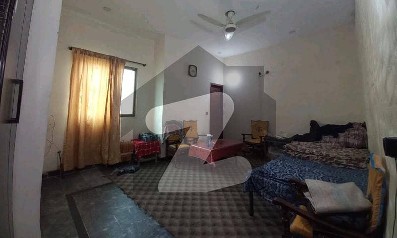 Lower Portion 10 Marla For rent In Allama Iqbal Town
