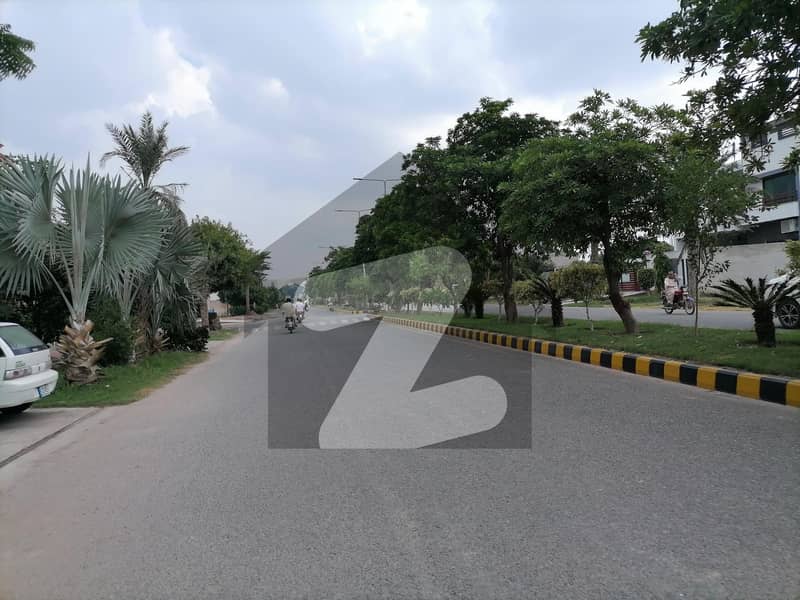 2 Marla Shop Available For sale In Lyallpur Commercial Market