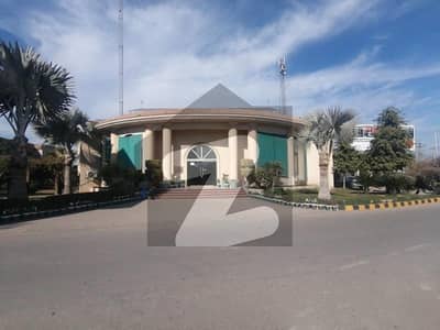A Centrally Located Shop Is Available For Rent In Multan