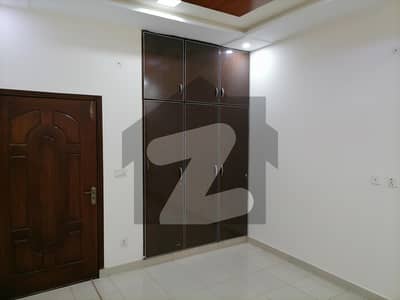 A 6 Marla Upper Portion For Rent In Naz Town