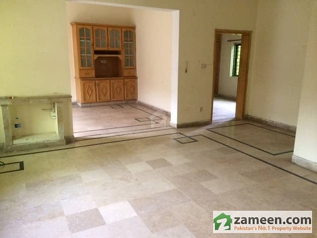 Fully Independent 4 Bed House Near Mono Salwa Sweets Lalazar