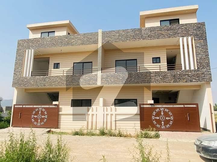 مارگلہ ویو ہاؤسنگ سوسائٹی ڈی ۔ 17 اسلام آباد میں 4 کمروں کا 5 مرلہ مکان 1.3 کروڑ میں برائے فروخت۔