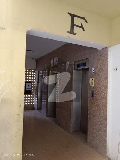 پہلوان گوٹھ گلشنِ اقبال ٹاؤن کراچی میں 5 کمروں کا 5.4 کنال فلیٹ 18.5 لاکھ میں برائے فروخت۔