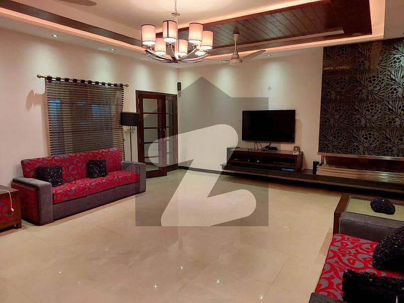 22 marla fully furnished corner house 5 beds for rent dha Phase 5