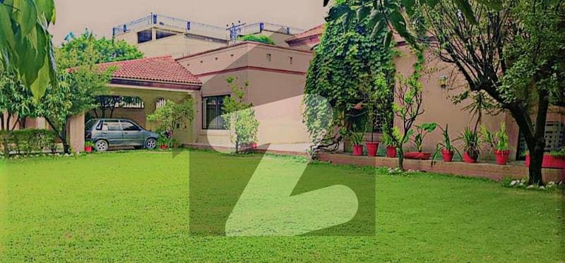بہارہ کھوہ اسلام آباد میں 6 کمروں کا 2 کنال مکان 5 کروڑ میں برائے فروخت۔