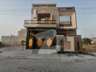 To sale You Can Find Spacious House In Khayaban-e-Manzoor