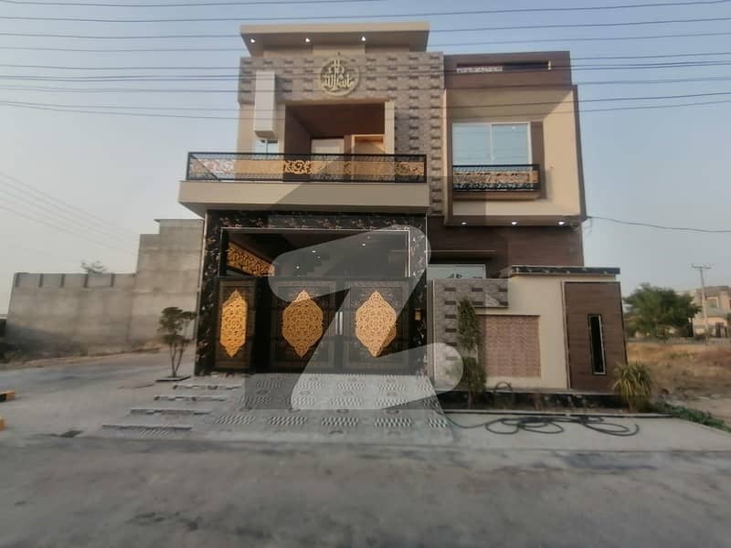 To sale You Can Find Spacious House In Khayaban-e-Manzoor