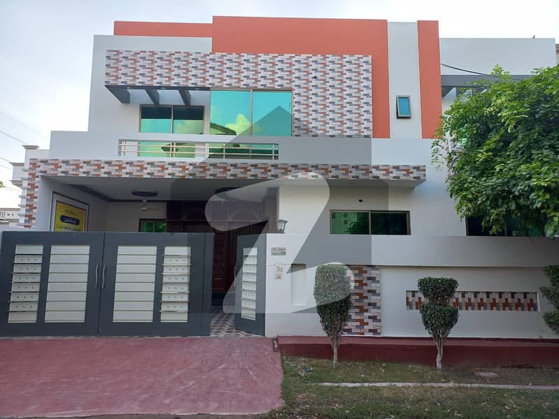 10 Marla House For sale Is Available In Jeewan City - Phase 1