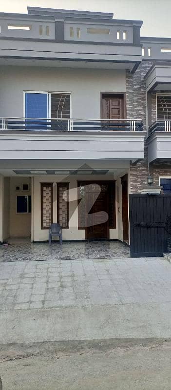 جی ۔ 13 اسلام آباد میں 6 کمروں کا 7 مرلہ مکان 4.4 کروڑ میں برائے فروخت۔