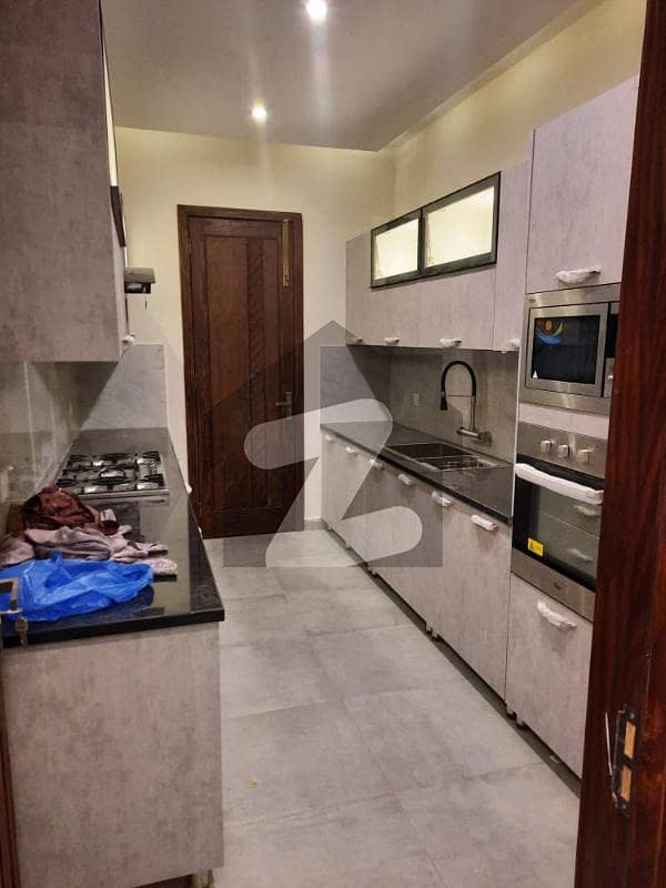 لیک سٹی رائیونڈ روڈ لاہور میں 4 کمروں کا 9 مرلہ مکان 3.75 کروڑ میں برائے فروخت۔
