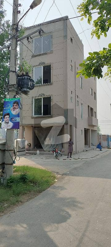 اسٹیٹ لائف ہاؤسنگ سوسائٹی لاہور میں 5 کمروں کا 4 مرلہ عمارت 2.25 لاکھ میں کرایہ پر دستیاب ہے۔