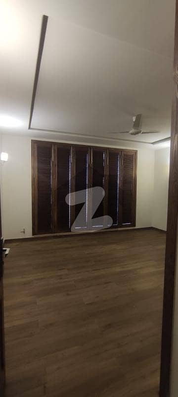 ڈی ایچ اے فیز 1 ڈیفنس (ڈی ایچ اے) لاہور میں 3 کمروں کا 1 کنال بالائی پورشن 70 ہزار میں کرایہ پر دستیاب ہے۔