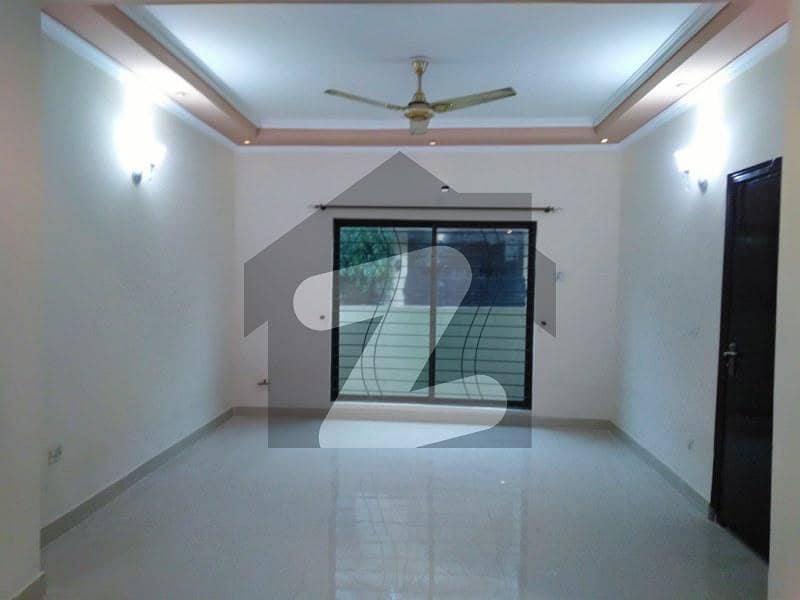 Perfect 4 Marla Flat In Khuda Buksh Colony For rent