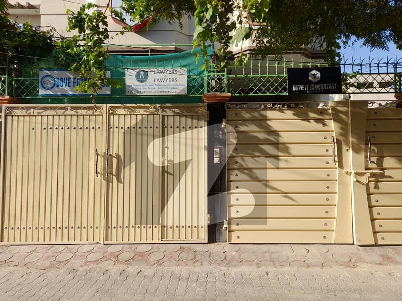 گوہرٹاؤن بہاولپور میں 7 کمروں کا 12 مرلہ مکان 2.8 کروڑ میں برائے فروخت۔
