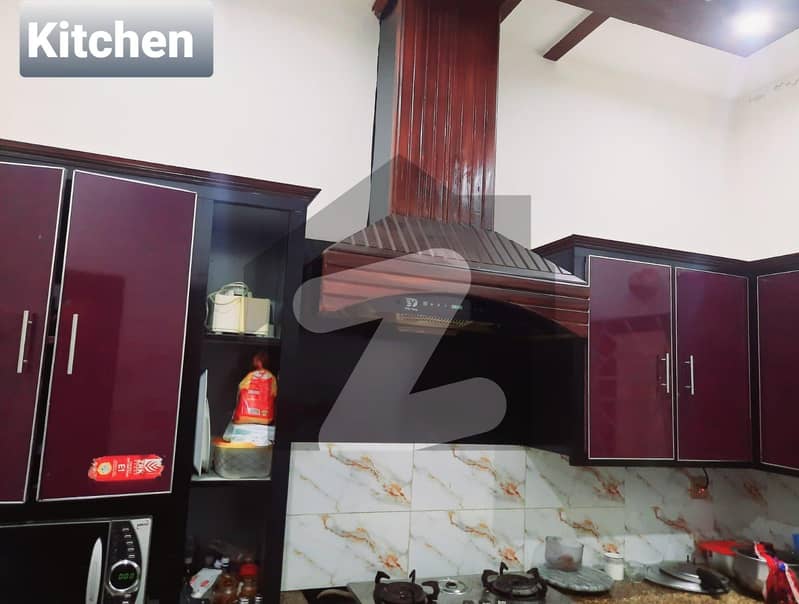 خیابان گرین ستیانہ روڈ فیصل آباد میں 5 کمروں کا 7 مرلہ مکان 1.75 کروڑ میں برائے فروخت۔