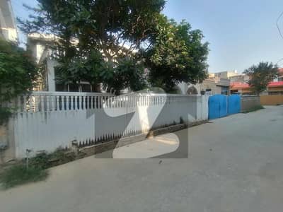 شیرزمان کالونی راولپنڈی میں 4 کمروں کا 12 مرلہ مکان 3 کروڑ میں برائے فروخت۔