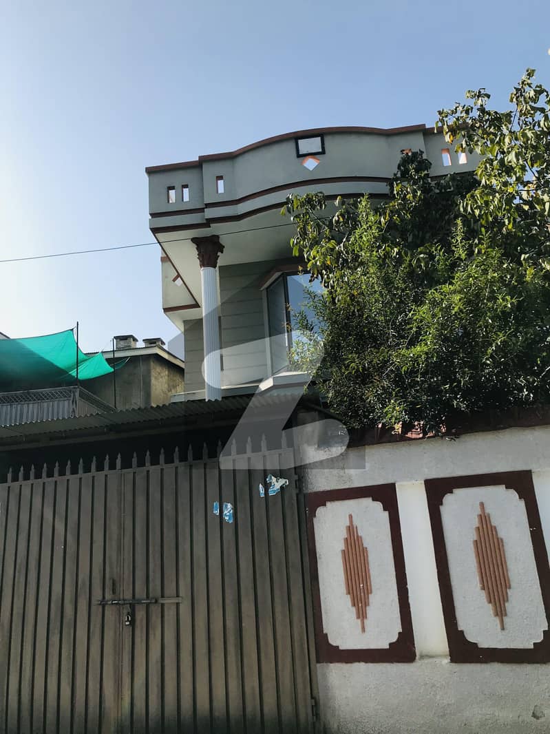 ملک پُر ایبٹ آباد میں 10 کمروں کا 18 مرلہ مکان 4.75 کروڑ میں برائے فروخت۔