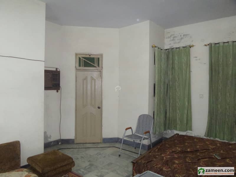 Triple Story Beautiful Furnished Corner House For Sale At Benazir Road, Okara