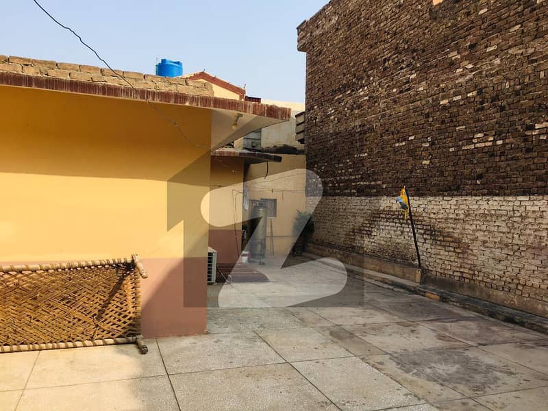 Perfect 1125 Square Feet House In Gulberg For Sale