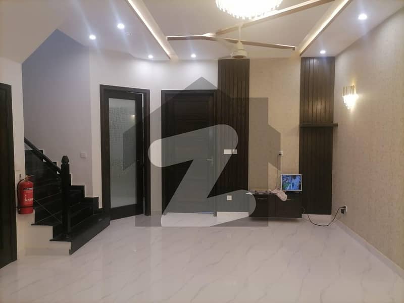 1125 Square Feet Flat Ideally Situated In Dha 9 Town - Block C