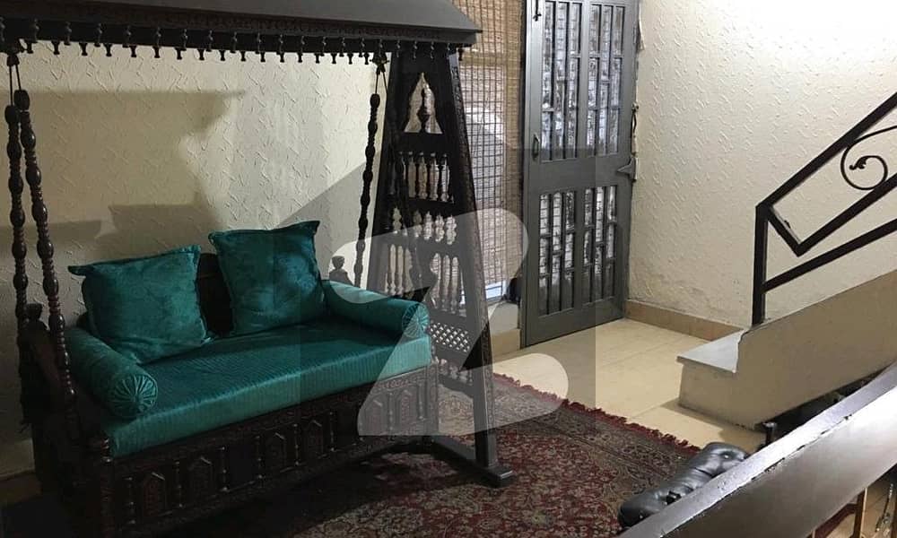 Lower Portion Of 10 Marla In Allama Iqbal Town - Sikandar Block For rent