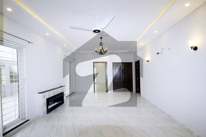 1 Kanal Beautiful Independent Upper Portion For Rent