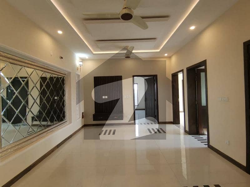 ڈی ایچ اے 9 ٹاؤن ڈیفنس (ڈی ایچ اے) لاہور میں 3 کمروں کا 5 مرلہ مکان 65 ہزار میں کرایہ پر دستیاب ہے۔