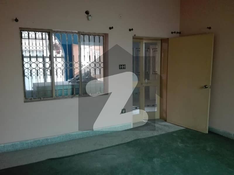 Centrally Located House In Allama Iqbal Town - Nishtar Block Is Available For rent