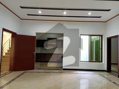 Ideal House For sale In Shalimar Town
