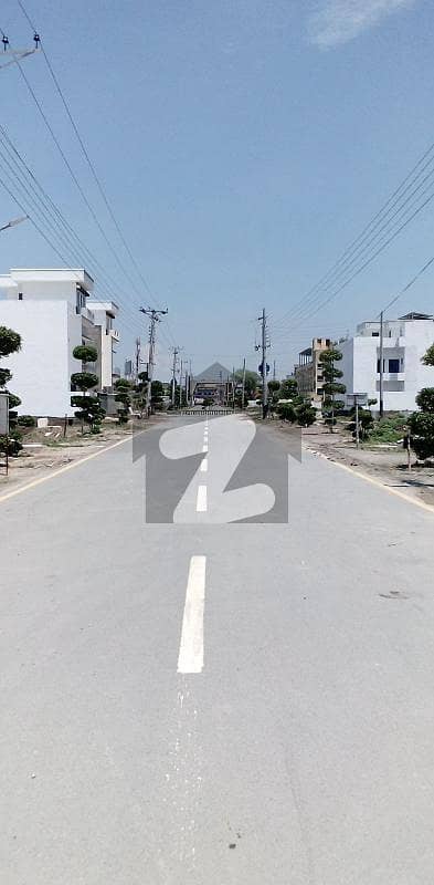 میٹرو ایوینیو فیروزپور روڈ لاہور میں 3 مرلہ رہائشی پلاٹ 46.5 لاکھ میں برائے فروخت۔