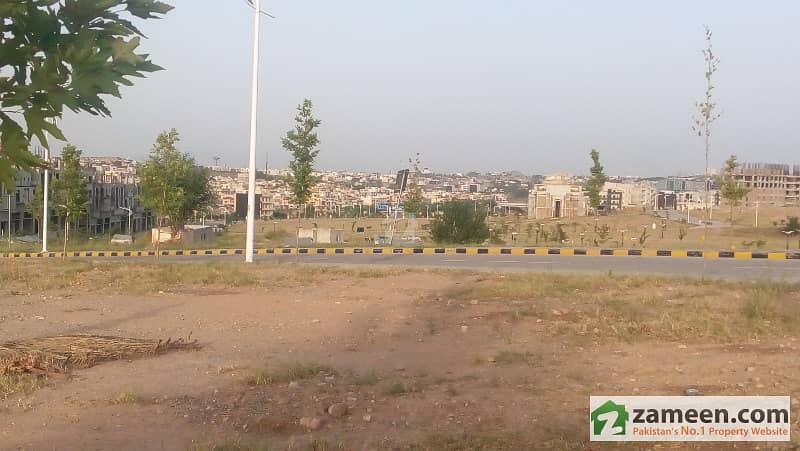 Bahria Town Phase 8 - 7 Marla Plot For Sale