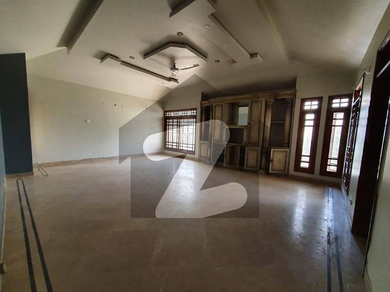 600 Sq Yard Commercial House With Basement Available For Sale In Prime Location Clifton Block 2