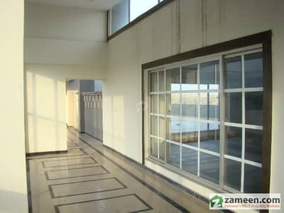 Pent House For Sale On Low Price Pent House For Sale On Low Price
