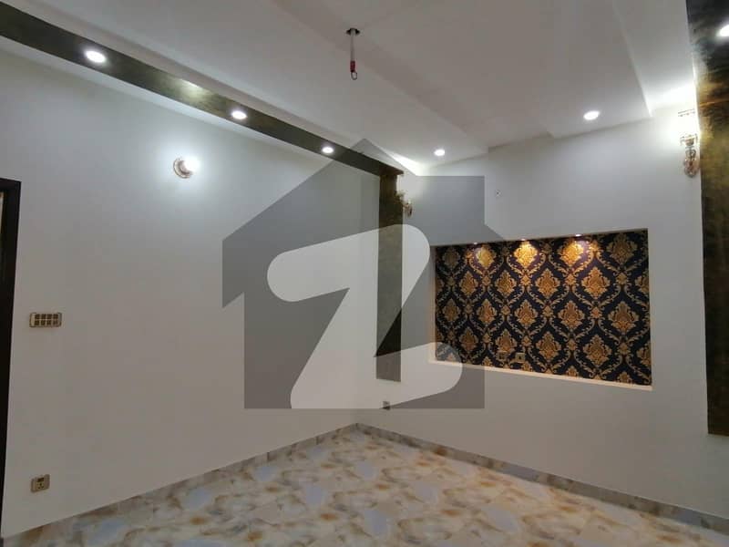 ای ایم ای سوسائٹی لاہور میں 3 کمروں کا 5 مرلہ مکان 65 ہزار میں کرایہ پر دستیاب ہے۔