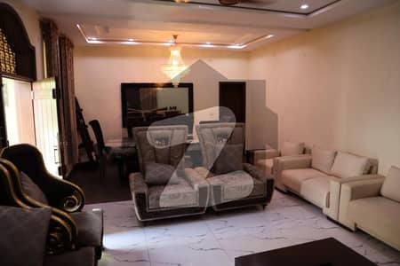 جوہر ٹاؤن لاہور میں 3 کمروں کا 1 کنال مکان 3.5 لاکھ میں کرایہ پر دستیاب ہے۔