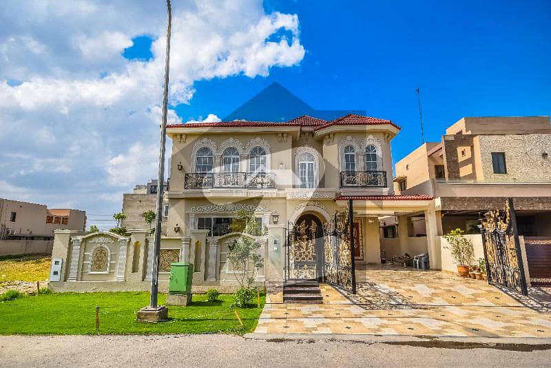 10 Marla Brand New Spanish Villa For Sale In Dha Phase 8 Park View Facing 70 Fit Road