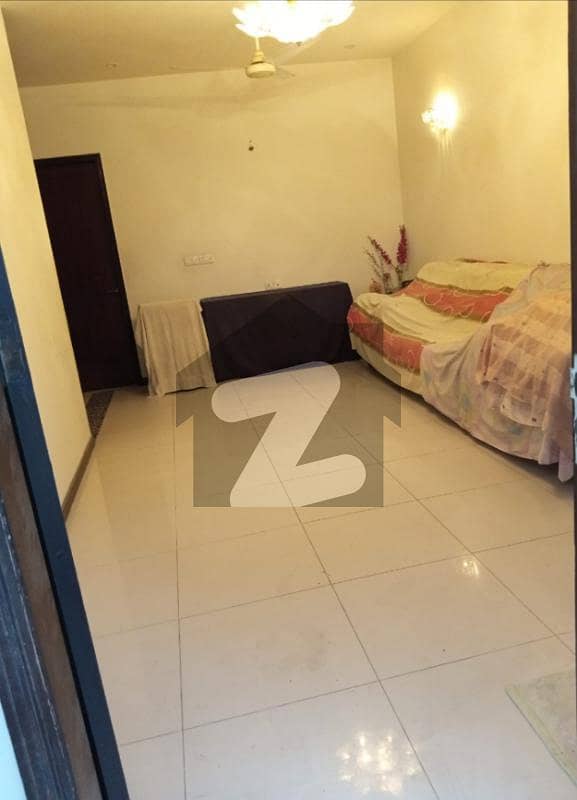 شاہراہِ فیصل کراچی میں 5 کمروں کا 9 مرلہ مکان 6 کروڑ میں برائے فروخت۔