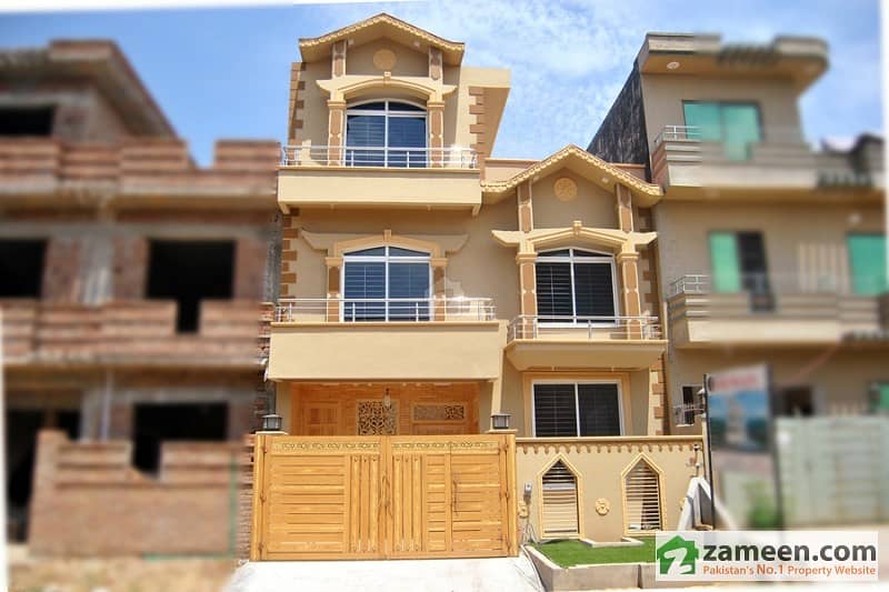 25x40 Fresh Outclass Constructed House For Sale