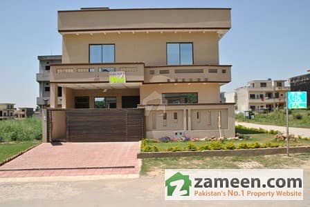 35x70 Corner House For Sale In G-13/1