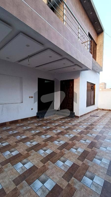 جوبلی ٹاؤن ۔ بلاک بی جوبلی ٹاؤن لاہور میں 5 کمروں کا 10 مرلہ مکان 70 ہزار میں کرایہ پر دستیاب ہے۔