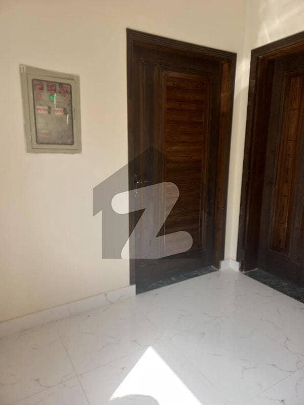 بحریہ آرچرڈ فیز 1 بحریہ آرچرڈ لاہور میں 5 کمروں کا 10 مرلہ مکان 1 لاکھ میں کرایہ پر دستیاب ہے۔