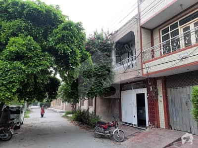گلستان کالونی ۔ بلاک جی گلستان کالونی نمبر 1 فیصل آباد میں 5 کمروں کا 9 مرلہ مکان 3 کروڑ میں برائے فروخت۔