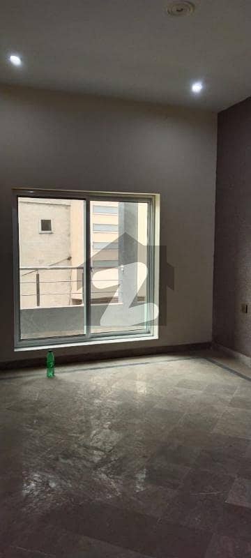 یونس ٹاؤن فیصل آباد میں 3 کمروں کا 4 مرلہ مکان 85 لاکھ میں برائے فروخت۔