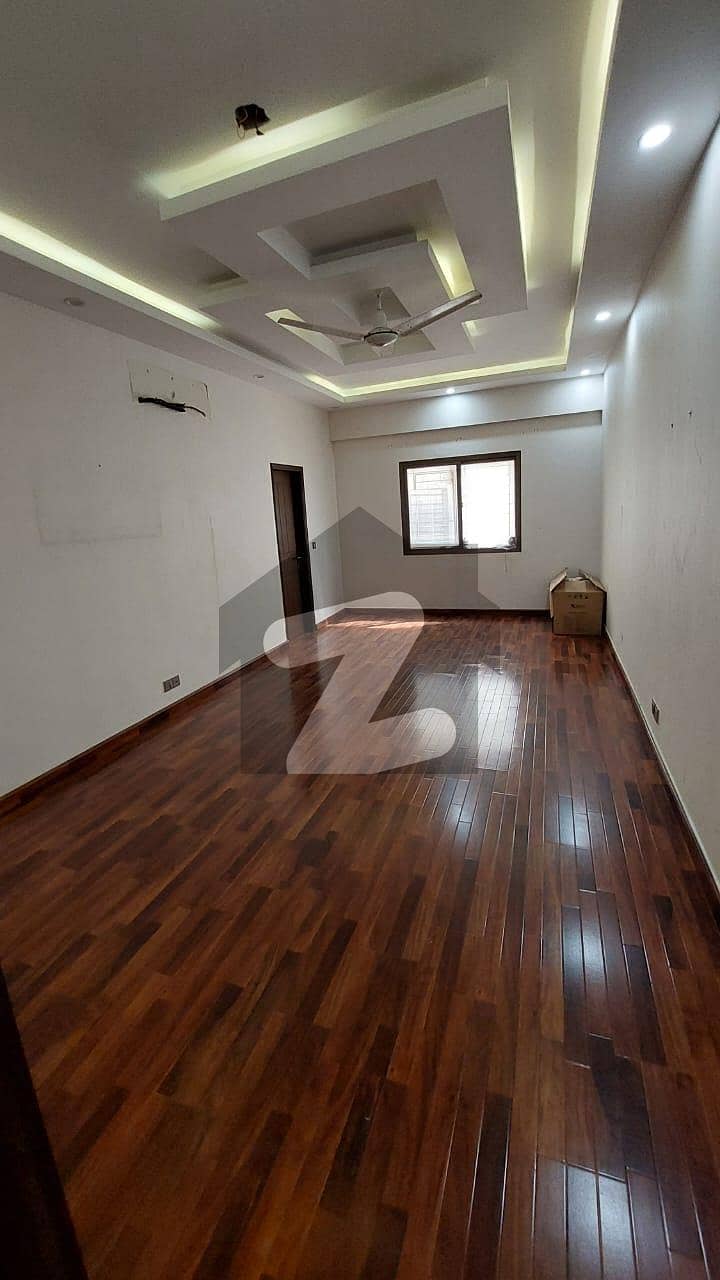 خالد بِن ولید روڈ کراچی میں 3 کمروں کا 10 مرلہ فلیٹ 5.15 کروڑ میں برائے فروخت۔