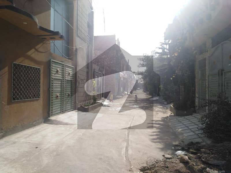 آفیسر کالونیی شامی روڈ پشاور میں 4 کمروں کا 3 مرلہ مکان 65 لاکھ میں برائے فروخت۔