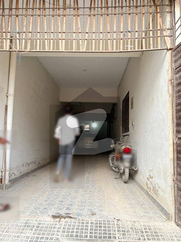 پی ای سی ایچ ایس بلاک 6 پی ای سی ایچ ایس جمشید ٹاؤن کراچی میں 3 کمروں کا 6 مرلہ بالائی پورشن 70 ہزار میں کرایہ پر دستیاب ہے۔