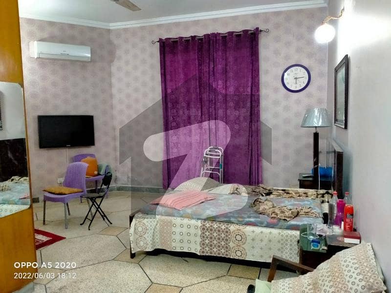 مسلم ٹاؤن لاہور میں 5 کمروں کا 18 مرلہ مکان 6.5 کروڑ میں برائے فروخت۔
