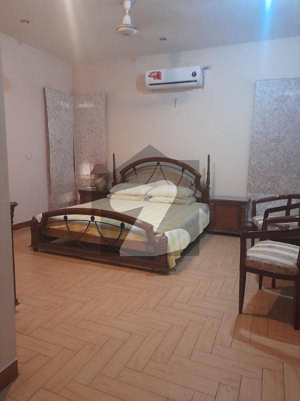 ڈی ایچ اے فیز 7 ڈی ایچ اے کراچی میں 5 کمروں کا 1 کنال مکان 10 کروڑ میں برائے فروخت۔
