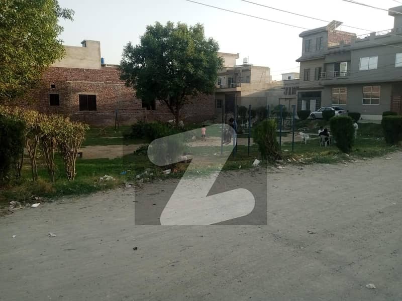 گجّومتہ لاہور میں 4 مرلہ رہائشی پلاٹ 33 لاکھ میں برائے فروخت۔
