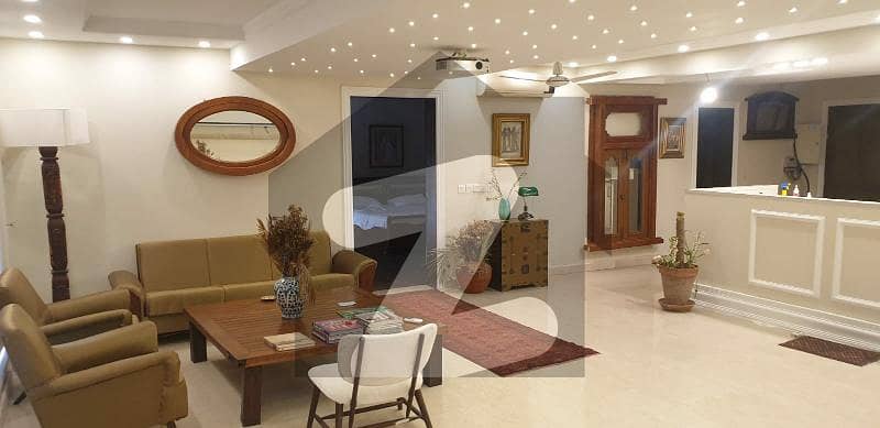 ڈیفینس رایا ڈی ایچ اے ڈیفینس لاہور میں 3 کمروں کا 2 کنال بالائی پورشن 1.75 لاکھ میں کرایہ پر دستیاب ہے۔
